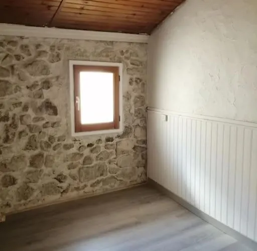 Casa de Férias Jolie Maison De Village Nissan-lez-Enserune